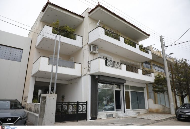 Έγκλημα στο Μενίδι: «Μαλώσαμε και την έσπρωξα – Πήγε να με χτυπήσει με σφυρί»