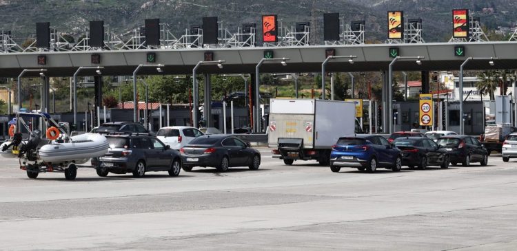 Πάσχα 2025: Mε αμείωτο ρυθμό συνεχίζεται η έξοδος των εκδρομέων