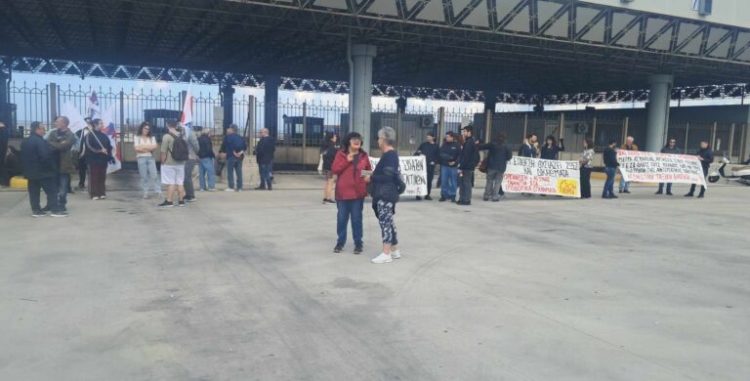 Συγκέντρωση διαμαρτυρίας στο λιμάνι της Πάτρας για τον θάνατο της 47χρονης ναυτικού