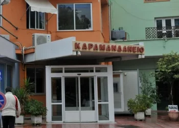 Πέντε συλλήψεις μαθητών για τον τραυματισμό του 13χρονου σε challenge στην Πάτρα – Αναζητείται και καθηγητής