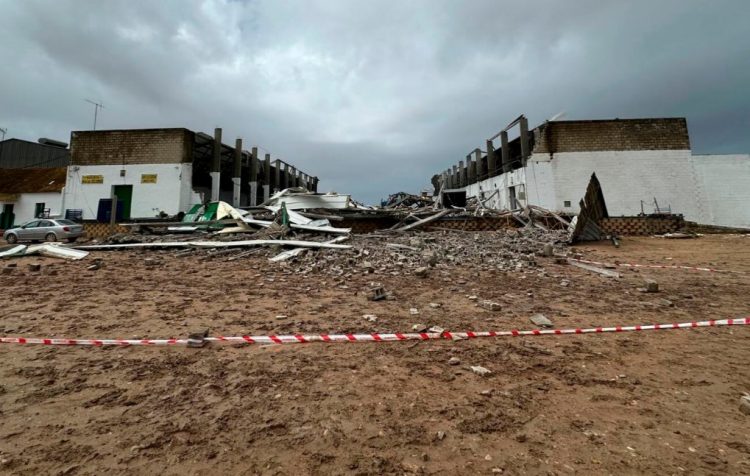 Ισπανία: Τρεις νεκροί από την κατάρρευση ενός υπόστεγου εξαιτίας των θυελλωδών ανέμων