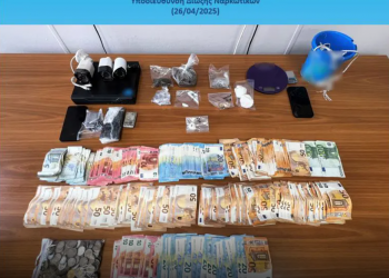 Συνελήφθησαν 5 άτομα για κατοχή και διακίνηση ναρκωτικών στην Αττική – ΒΙΝΤΕΟ