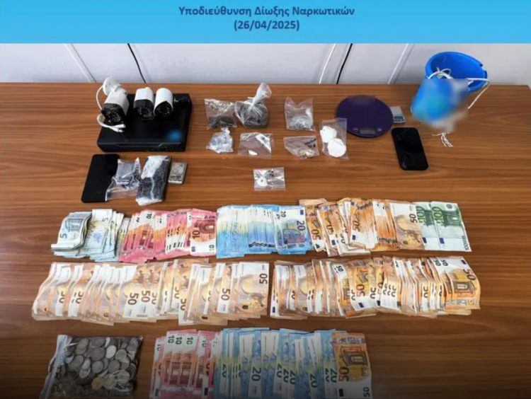 Συνελήφθησαν 5 άτομα για κατοχή και διακίνηση ναρκωτικών στην Αττική – ΒΙΝΤΕΟ