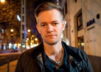 Τουρκία: Αντιμέτωπος με ποινή κάθειρξης έως και 12 έτη ο κρατούμενος Σουηδός δημοσιογράφος