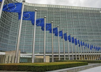 Σε ποια προϊόντα των ΗΠΑ αξίας €21 δισ. βάζει δασμούς η ΕΕ – Τρόφιμα, μέταλλα, μοτοσικλέτες και σκάφη στη λίστα, εξαιρείται το μπέρμπον