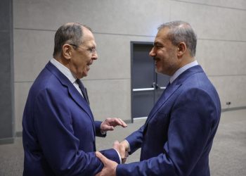 Φιντάν και Λαβρόφ συζήτησαν για την παύση πυρός στην Ουκρανία