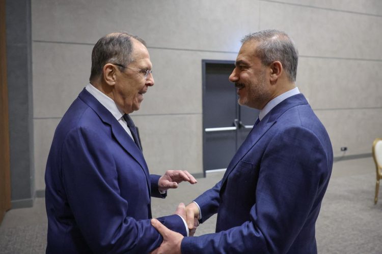 Φιντάν και Λαβρόφ συζήτησαν για την παύση πυρός στην Ουκρανία
