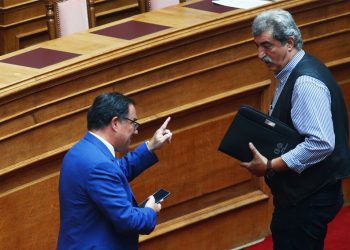 «Μαλλιά κουβάρια» Γεωργιάδης και Πολάκης: «Μου είπε ότι λέω π@@ριες» – «Πρόσεξε ακροδεξιέ μην πάθεις ανακοπή»