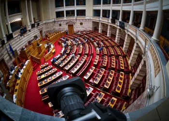 Τραγωδία Τεμπών: Στη Βουλή διαβιβάζεται η δικογραφία για Κ. Αχ. Καραμανλή και Χρ. Σπίρτζη