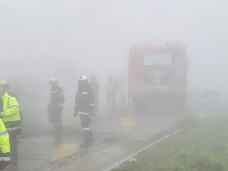 Τραγωδία στη Κοζάνη: Φορτηγό έπεσε σε διόδια και έπιασε φωτιά – Δύο νεκροί – ΒΙΝΤΕΟ – ΕΙΚΟΝΕΣ