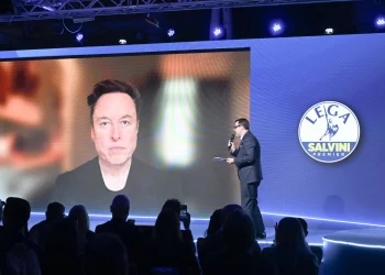 Μασκ για εμπορικό πόλεμο: «Ευρώπη και ΗΠΑ θα πρέπει να προχωρήσουν σε μια κατάσταση μηδενικών δασμών»