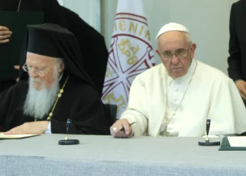 Οικουμενικός Πατριάρχης για Πάπα Φραγκίσκο: «Συνεργαστήκαμε για την προσέγγιση των εκκλησιών»
