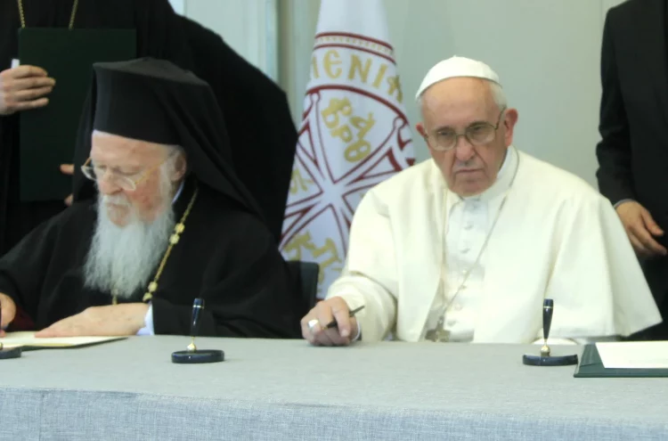 Οικουμενικός Πατριάρχης για Πάπα Φραγκίσκο: «Συνεργαστήκαμε για την προσέγγιση των εκκλησιών»