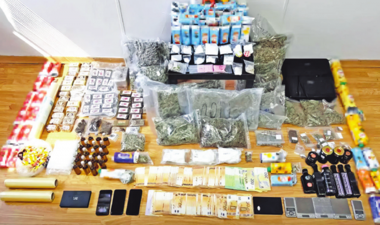 Εξάρθρωση κυκλώματος ναρκωτικών: Τα κινητά αποκαλύπτουν το πλούσιο πελατολόγιο