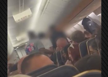 Ρόδος: Αναστάτωση σε πτήση με μεθυσμένο επιβάτη – Συνελήφθη μετά την προσγείωση – ΒΙΝΤΕΟ