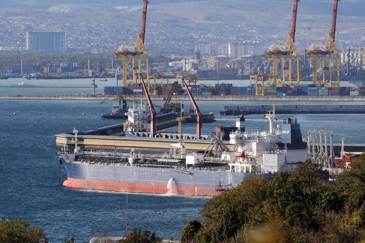 Επιστολή – ράπισμα ευρωβουλευτών στον Μητσοτάκη: Ελληνικά πλοία ενισχύουν τον «σκιώδη στόλο» της Ρωσίας