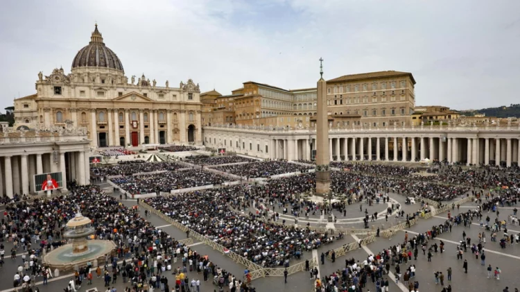Ποιοι είναι οι 8 επικρατέστεροι διάδοχοι του Πάπα Φραγκίσκου – Ανάμεσά τους δύο έγχρωμοι και ένας Ασιάτης