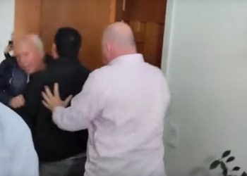 Φαρ Ουέστ στον Βόλο: Ο Μπέος τραμπούκισε και προκάλεσε τη σύλληψη δημοτικού σύμβουλου (Videos)