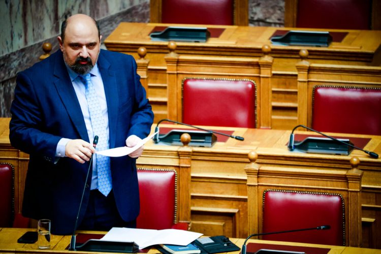 Προανακριτική: Ολοκληρώθηκε η «κωλοτούμπα» της ΝΔ – Ζητούν δίωξη Τριαντόπουλου ενώ τον θεωρούσαν αθώο