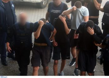 Θεσσαλονίκη: Δίωξη για σωρεία αδικημάτων στους 28 συλληφθέντες της εθνικιστικής οργάνωσης