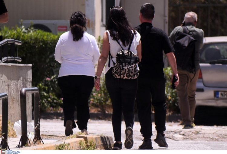 Άμπου Ντάμπι-«μαϊμού» ταξίδια: Δίωξη στην πρώην δημοσιογράφο