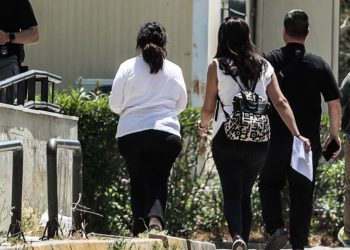 Ποινική δίωξη στη δημοσιογράφο με τα πολυτελή ταξίδια – «φάντασμα» – Πώς εξαπατούσε τα θύματα