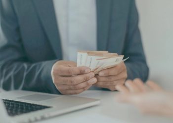 Διαφθορά σε κτηματολογικά γραφεία: Βαριές κατηγορίες για τους συλληφθέντες