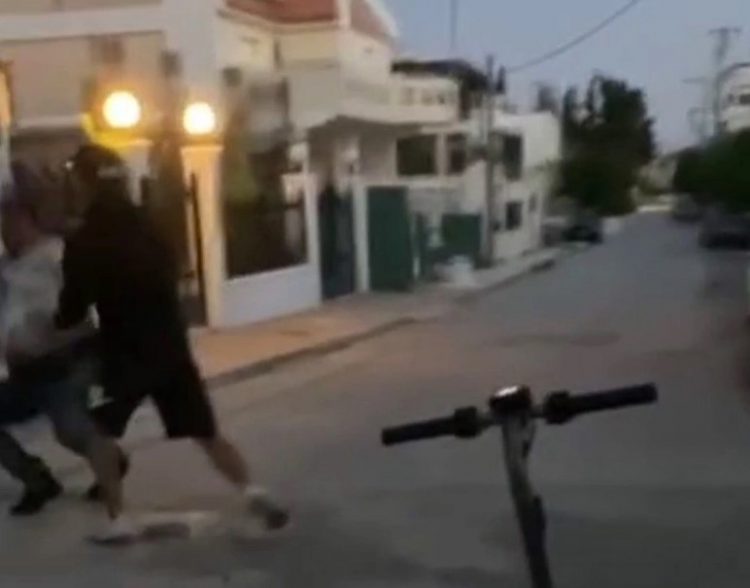 Γλυκά Νερά: 17χρονος επιτίθεται σε 50χρονο