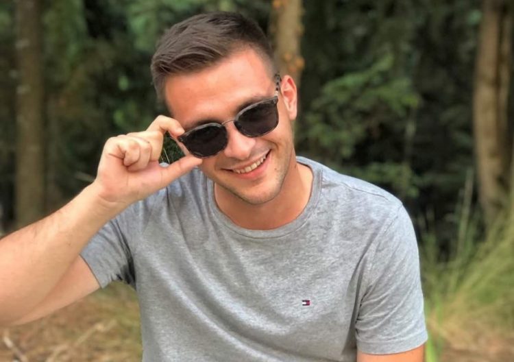 «Έλαμπε όλος ο κόσμος μόλις χαμογελούσε»: Συντετριμμένη η μάνα του 30χρονου που πνίγηκε στη Λευκάδα