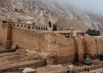Η Αίγυπτος κλείνει τη Μονή της Αγίας Αικατερίνης Σινά – Οργή Ιερώνυμου