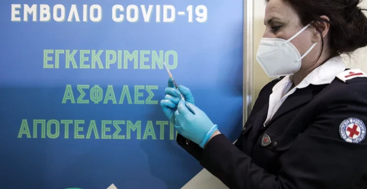 Σάλος με αποκαλύψεις για απόκρυψη κινδύνων από το εμβόλιο της Covid 19 – Έκθεση «καίει» την κυβέρνηση Μπάιντεν