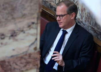 Προανακριτική για έγκλημα Τεμπών: Αντίστροφη μέτρηση για «γαλάζια» πρόταση κατά Καραμανλή