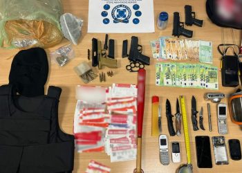 Λέσχες, Καφενεία, Καμουφλαρισμένα Εγκλήματα: Η Μαύρη Πλευρά των Συνδέσμων