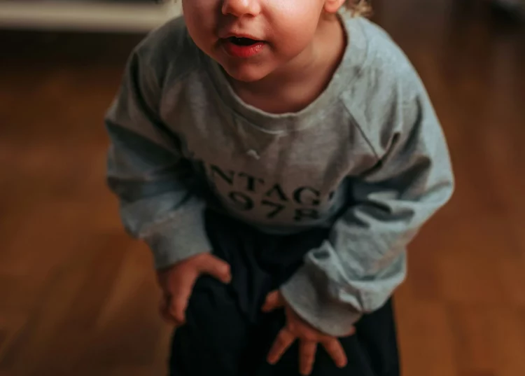 Λάρισα: Η μητέρα συνευρισκόταν με άνδρες στο δωμάτιο όπου κοιμόντουσαν τα παιδιά!