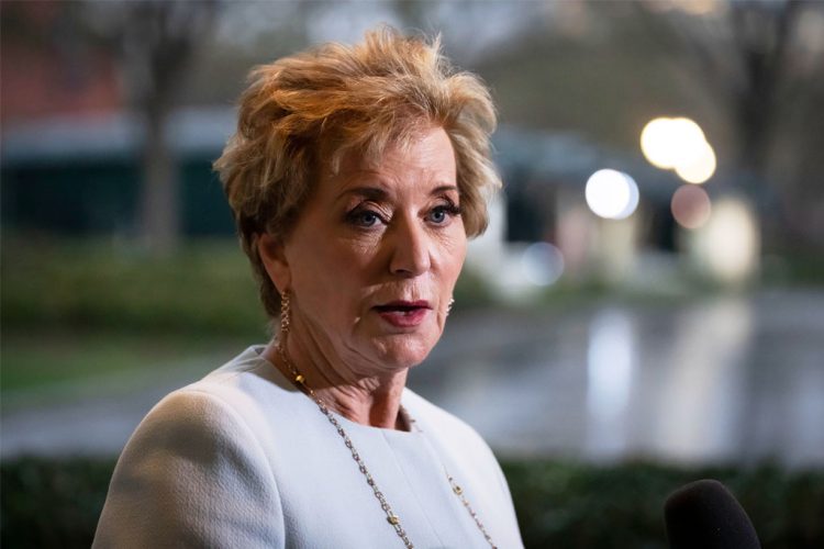 Η υπουργός Παιδείας του Τραμπ έστειλε επιστολή στο Χάρβαρντ και ο πλανήτης έμαθε ότι είναι… αγράμματη