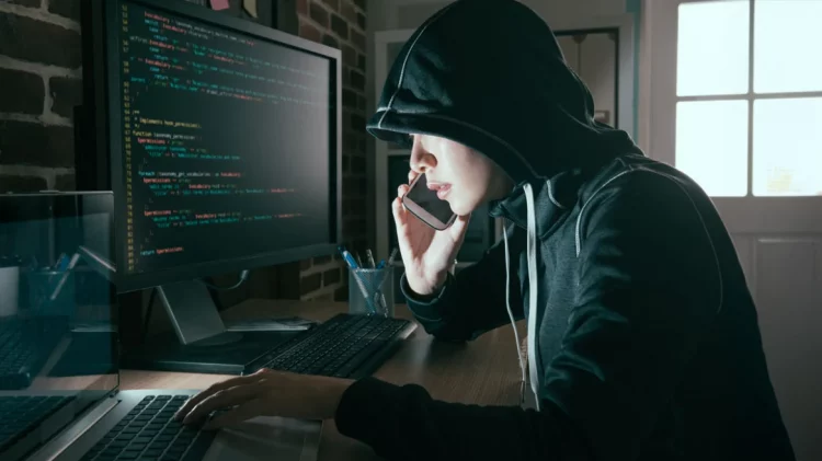 Call centers «πουλούσαν» δήθεν επενδυτικές ευκαιρίες στον Κόλπο – 104 συλλήψεις Αράβων σε δύο εταιρείες στην Αθήνα