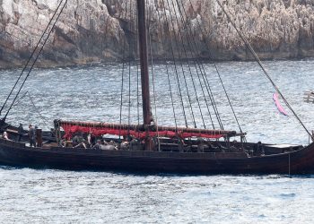 Το Variety εκθέτει την κυβέρνηση Μητσοτάκη: Η Ελλάδα χρωστά 100 εκατ. ευρώ σε διεθνείς παραγωγές – Τι απαντάει ο ΕΚΚΟΜΕΔ