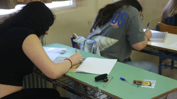 Θέματα Πανελλαδικών: Πιο δύσκολη η Έκθεση σε σχέση με πέρυσι – Τι σχολίασαν μαθητές και καθηγητές