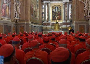 Κονκλάβιο: Σε εξέλιξη η πρώτη ψηφοφορία για την εκλογή νέου Πάπα