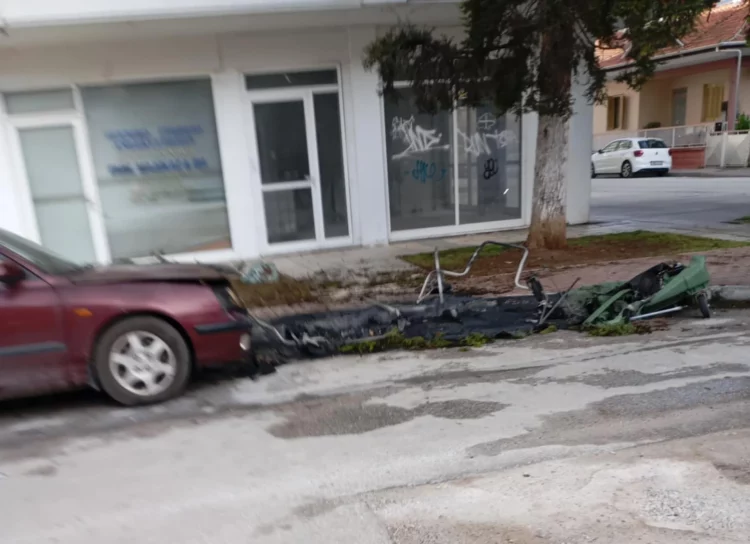 Πτολεμαΐδα: Φωτιά σε κάδους απορριμμάτων – Κάηκε παρκαρισμένο αυτοκίνητο