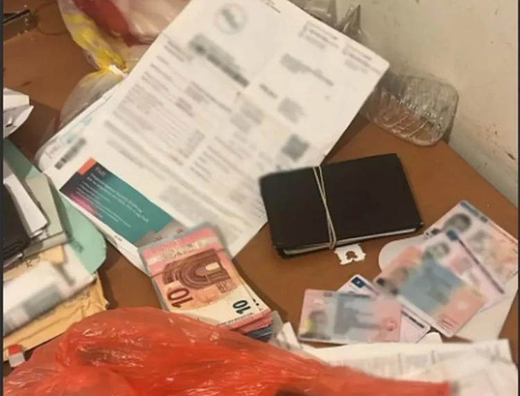 Ανακοίνωση ΕΛΑΣ για την σπείρα διακίνησης μεταναστών και πλαστών εγγράφων – 23 συλλήψεις