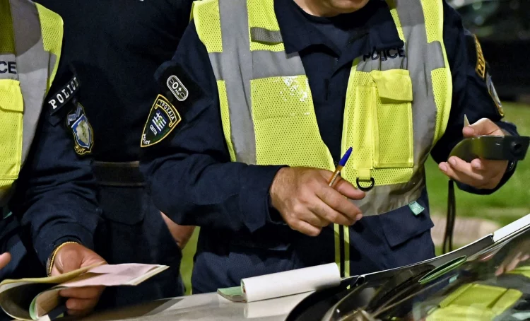 Τρείς μεθυσμένοι οδηγοί και 24 χωρίς δίπλωμα στους δρόμους της Θεσσαλονίκης – Σε μόλις ένα 24ωρο