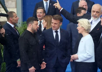 Βρυξέλλες: Νέες σκληρές κυρώσεις στη Ρωσία – Το μήνυμα της Φον ντερ Λάιεν ενόψει συνομιλιών και συνάντησης Τραμπ