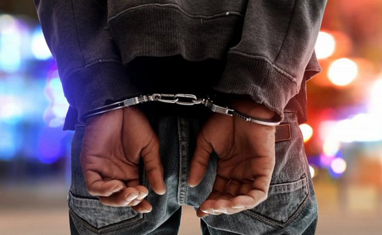 Σύλληψη δύο ατόμων στον Πειραιά για συμμετοχή σε εγκληματική οργάνωση διακίνησης κοκαΐνης