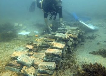 Ανακάλυψη στον Ατλαντικό: Ο υποβρύχιος «κίτρινος δρόμος» οδήγησε αρχαιολόγους σε 2 μυστηριώδη ναυάγια