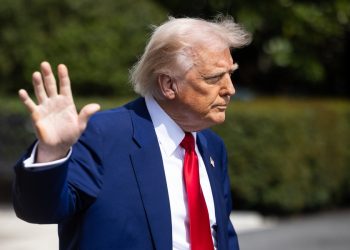 Τραμπ: «Τιμή μου να καταστρέψω τις πυρηνικές εγκαταστάσεις του Ιράν»