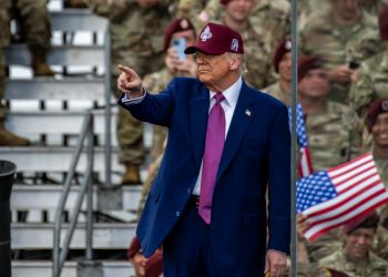 Τραμπ: «Μπορεί να επιτεθούμε στο Ιράν, μπορεί και όχι» – Νέα ισραηλινή επίθεση στην Τεχεράνη