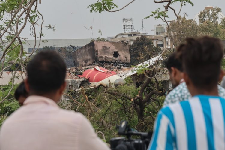 Συντριβή αεροσκάφους στην Ινδία: Αυξήθηκε ο απολογισμός των νεκρών