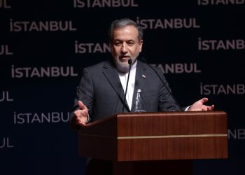 Ο Ιρανός ΥΠΕΞ πάει στη Μόσχα για διαβουλεύσεις με τον Πούτιν – Οι ΗΠΑ και το Ισραήλ «ξεπέρασαν μια μεγάλη κόκκινη γραμμή»