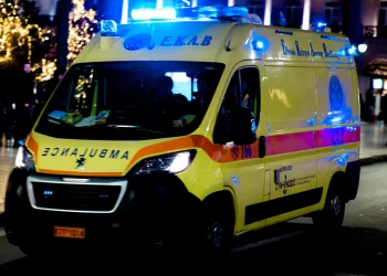 15χρονη τραυματίστηκε σοβαρά από τζαμαρία στο σπίτι της στον Πειραιά